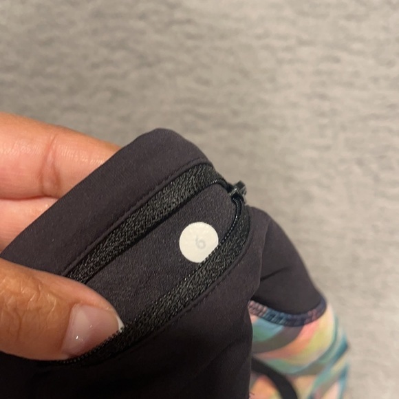 Lululemon women's Tracker Shorts II Wee Wheezy Check Print 6 - Picture 6 of 6